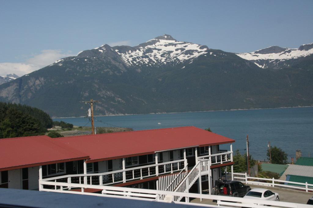 Captain'S Choice Motel Haines Kültér fotó