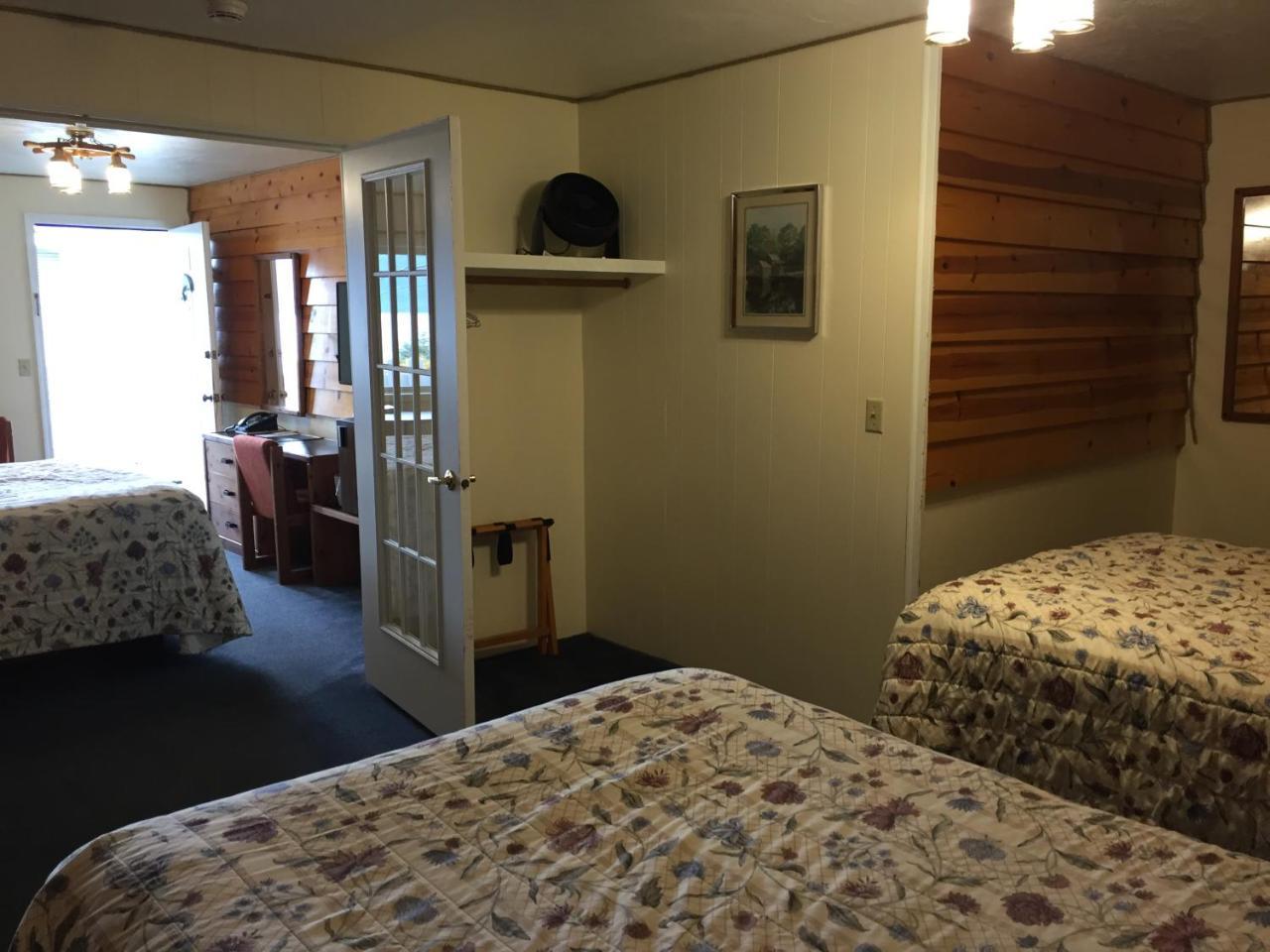 Captain'S Choice Motel Haines Kültér fotó