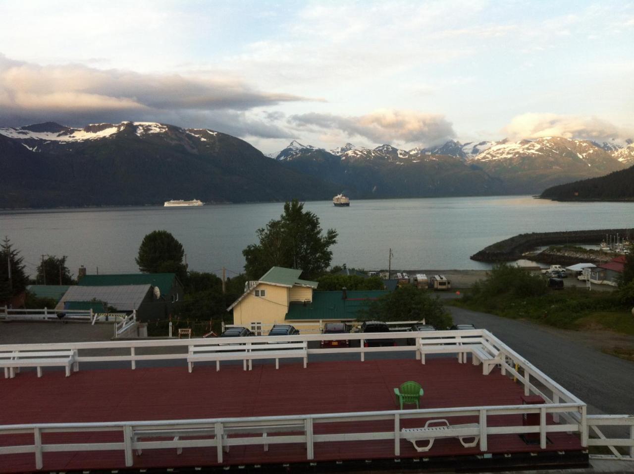 Captain'S Choice Motel Haines Kültér fotó